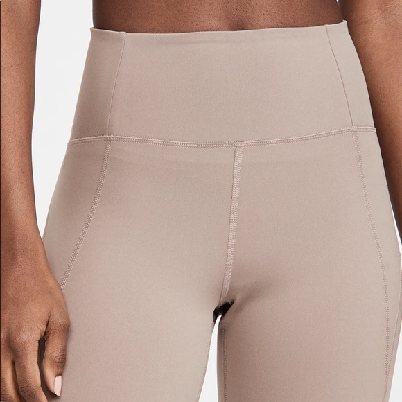 ❤️SOLD❤️Girlfriend Collective Biker Shorts - Picture 6 of 9